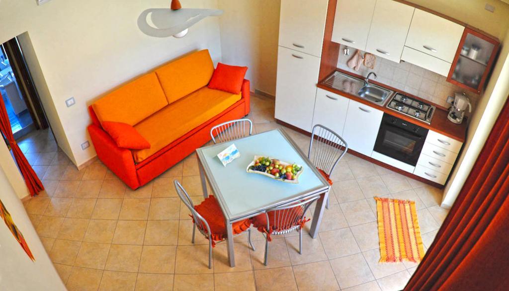 Appartamenti Vacanze Mareemare กาโปดอร์ลันโด ภายนอก รูปภาพ