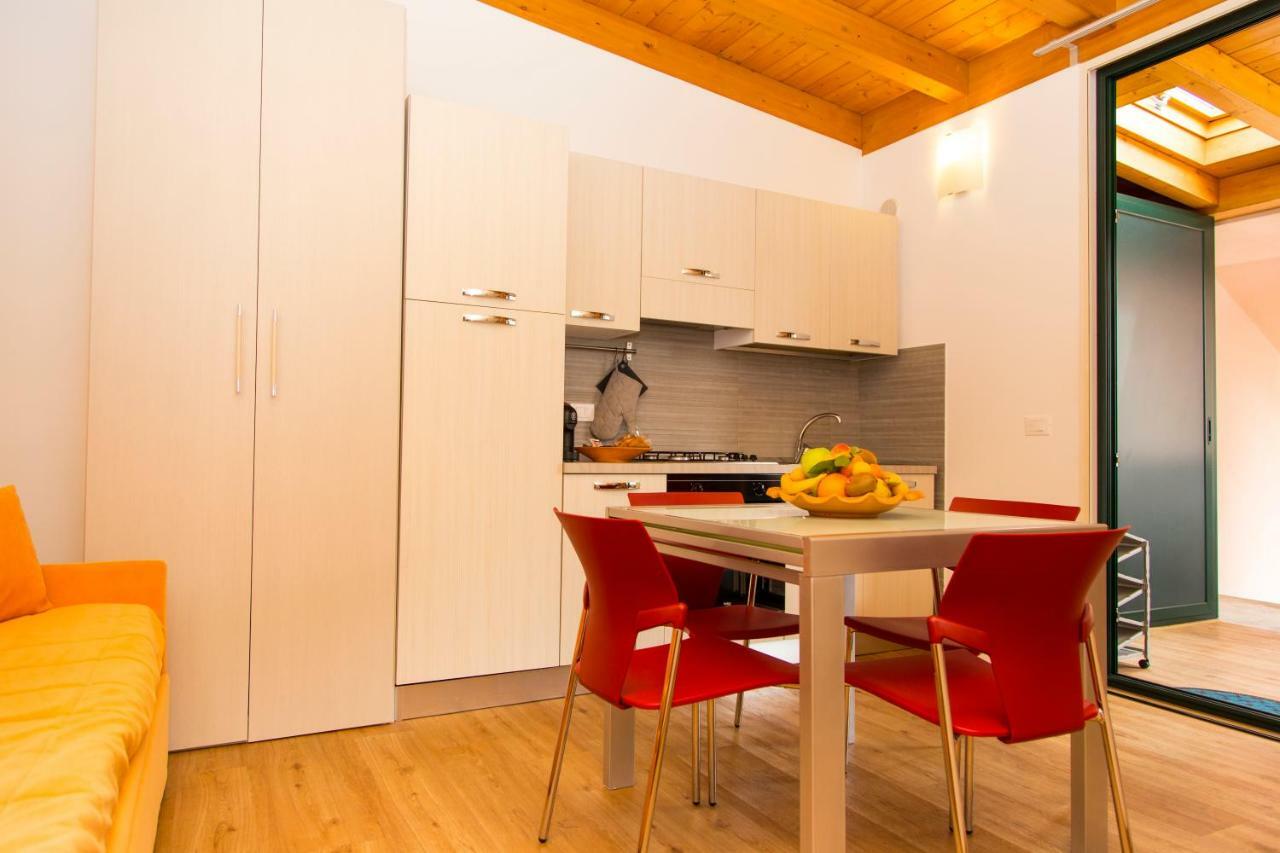 Appartamenti Vacanze Mareemare กาโปดอร์ลันโด ภายนอก รูปภาพ