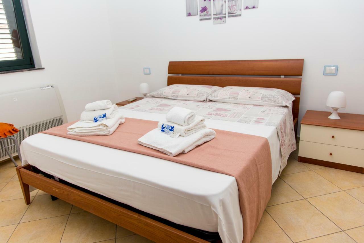 Appartamenti Vacanze Mareemare กาโปดอร์ลันโด ภายนอก รูปภาพ